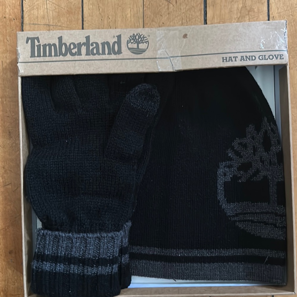 Black timberland hat and gloves